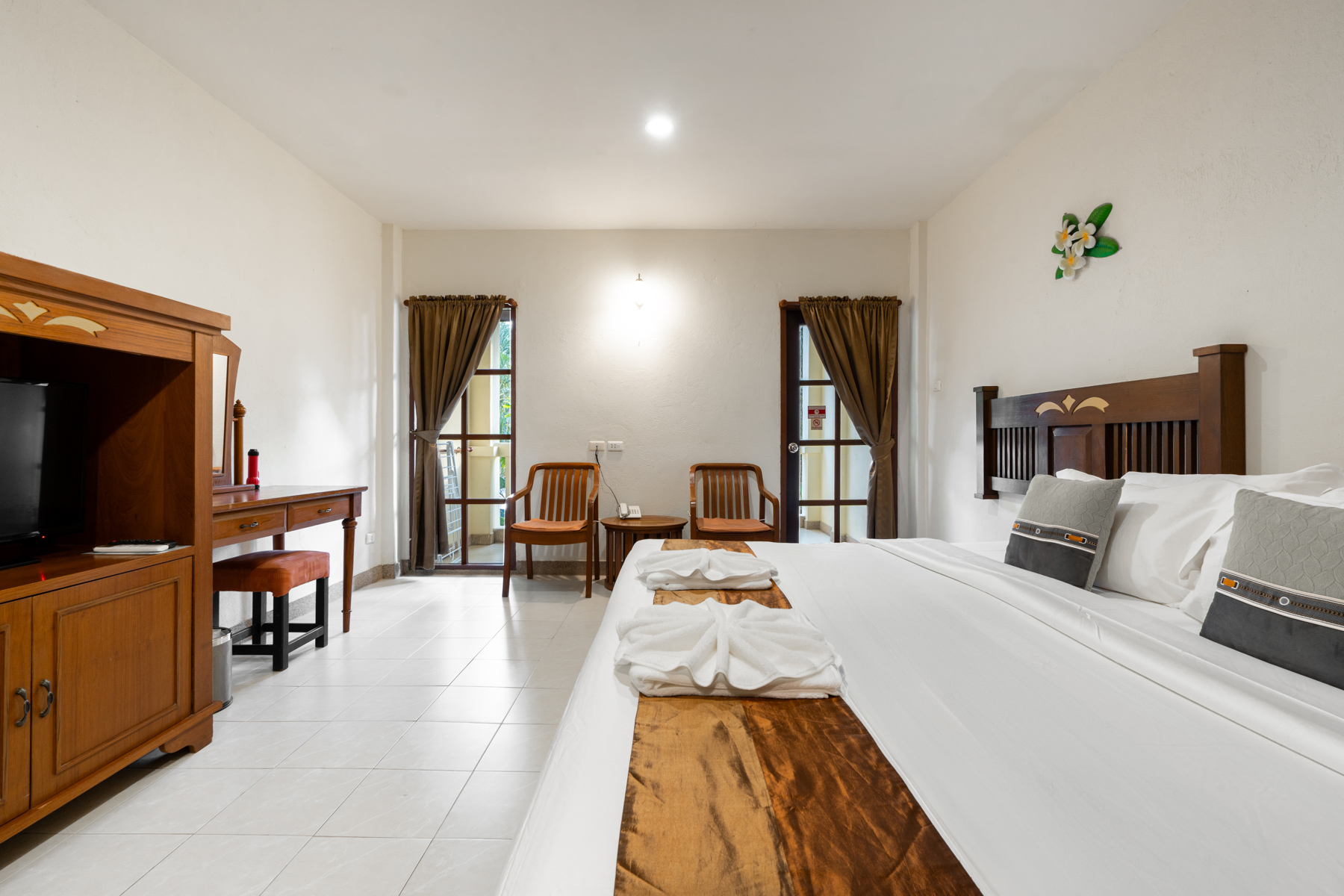 Phuket Leelavadee Hua Ting Resort