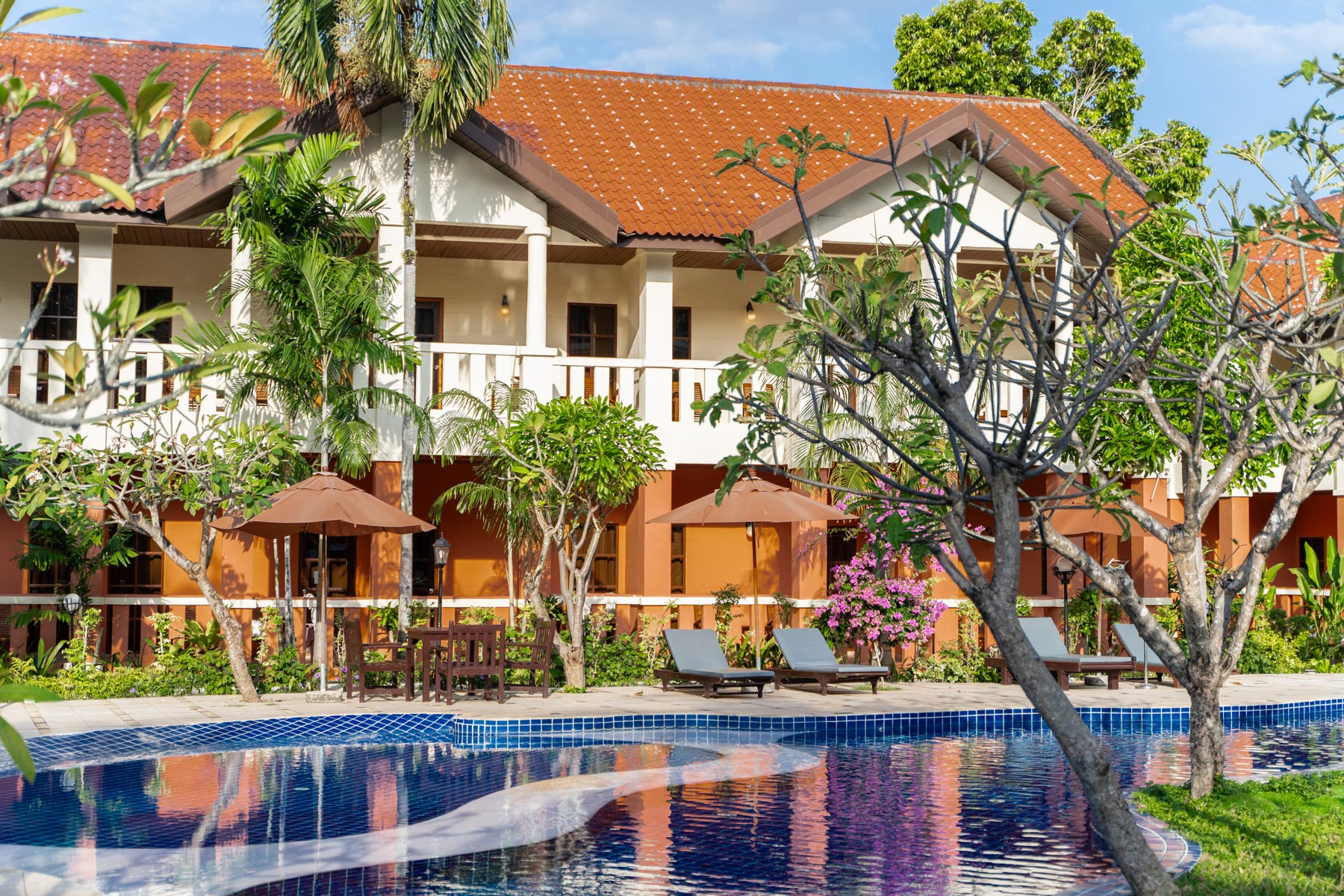 Phuket Leelavadee Hua Ting Resort